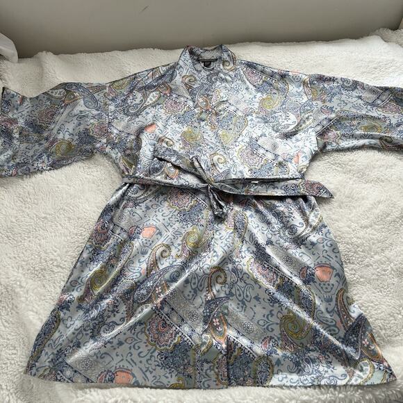 Victoria’s Secret VS Kimono Robe Pink Blue XS/S Paisley Floral Satin Pockets - Picture 1 of 10